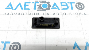 Подсветка номера двери багажника правая VW Taos 22-25