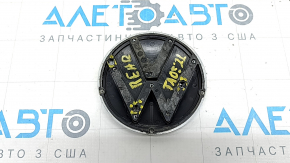 Эмблема VW Taos 22-24 сломаны направляющие