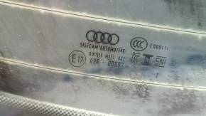 Стекло заднее Audi A3 22-26 в копоти, дефект подогрева, окисление