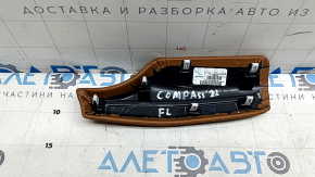 Накладка передней панели левая верхняя Jeep Compass 22-26 кожа коричневая, серая строчка, царапины
