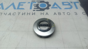 Центральный колпачок на диск Volvo XC60 18-26 65/58мм серебро, сколы