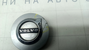 Центральный колпачок на диск Volvo XC60 18-26 65/58мм серебро, сколы