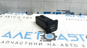 USB Hub центральної консолі Jeep Compass 22-26 задній, подряпини