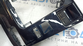 Накладка центральной консоли верхняя под шифтер Jeep Compass 22-26 с заглушкой, черный глянец, царапины