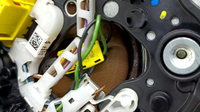 Подушка безопасности airbag в руль водительская VW Taos 22-25 черная, царапины, ржавый пиропатрон