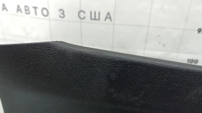 Обшивка дверей багажника нижня VW Taos 22-25 чорна, подряпини