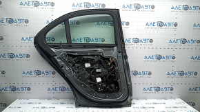 Дверь в сборе задняя левая Mercedes C-class W205 16-21 алюминий, графит 992, keyless, царапины, тычки