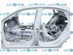 Стойка кузова центральная левая Audi A3 22-26 на кузове