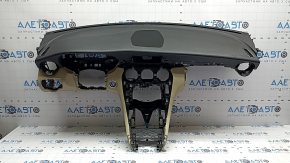 Торпедо передняя панель без AIRBAG Mercedes C-class W205 15-18 без проекции, черная, бежевые накладки, тычка
