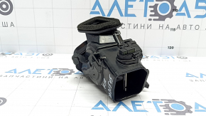 Воздуховод печки передний правый Mercedes C-class W205 15-21 с актуатором