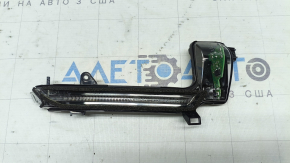 Повторитель поворота правого зеркала Mazda CX-50 23-26