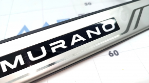 Накладка порога задняя правая внутренняя Nissan Murano 25-26 с подсветкой, хром, царапины