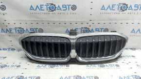 Решетка радиатора grill в сборе BMW 3 G20 19-22 с жалюзи, хром, без камеры, сколы на хроме