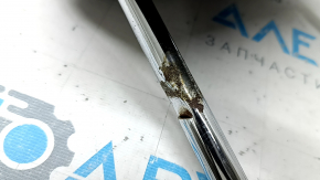 Подголовник 2 ряда центральный VW Taos 22-25 кожа черная titanschwarz-ceramique, серая строчка, в копоти, коррозия направляющих
