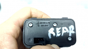 Кнопка закрытия крышки багажника Mercedes C-class W205 16-21 с блокировкой