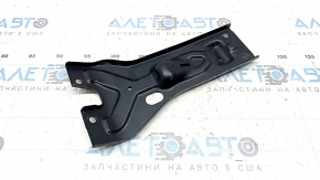 Планка запка капота VW Taos 22-25