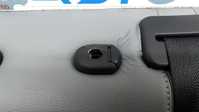 Спинка заднього ряду сидінь 2 ряд права Nissan Kicks 21-23 шкіра сіра з чорною вставкою, сіра та червона строчка, з ременем, під чищення, тичка, прим'ята