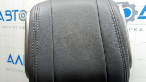 Водійське сидіння Nissan Kicks 18-25 BOSE, airbag, механічне, з підігрівом, шкіра сіра з чорним, сіра та червона строчка, подряпини, тріщини на шкірі, потерто, прим'ято, під чищення