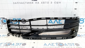 Решітка переднього бампера нижня права BMW 5 G30 17-20 чорний глянець