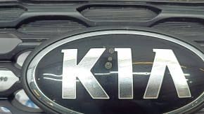 Грати радіатора grill Kia Sorento 19-20 з емблемою, чорна з хром обрамленням. стусани, подряпини, пожовтів хром, відламані кріплення