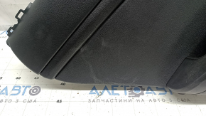 Обшивка двери карточка задняя левая Kia Sportage 23-25 черная, подлокотник черный пластик, вставка темно-серая, потерта