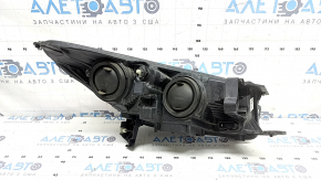 Фара передняя левая Ford Escape MK3 17-19 рест, галоген, светлая, царапины под стеклом