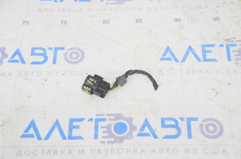 Фишка датчика уровня бачка омывателя Hyundai Santa FE 19-23