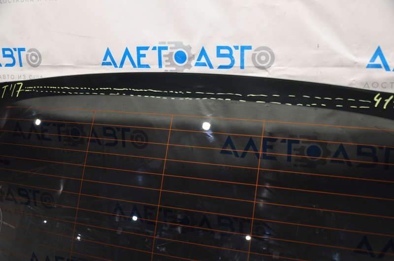 Стекло заднее двери багажника Chevrolet Bolt 17-21 тонировка, царапина