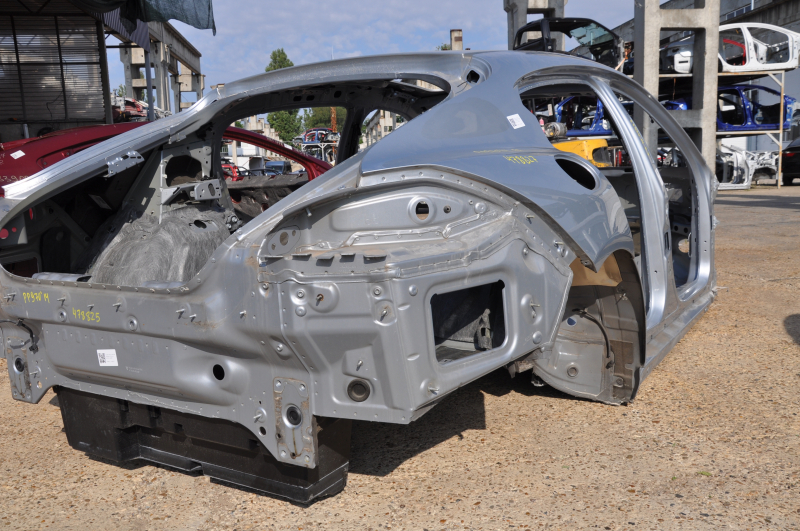 Четверть крыло задняя правая Porsche Panamera 10-16 на кузове, серебро