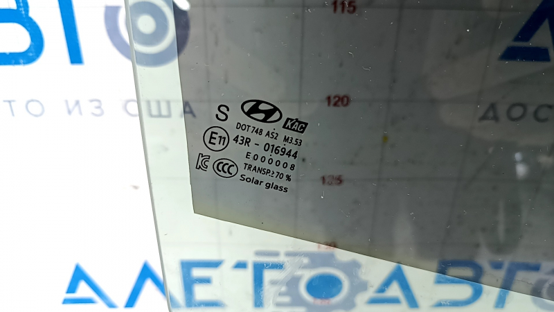 Стекло двери передней правой Hyundai Kona 18-23