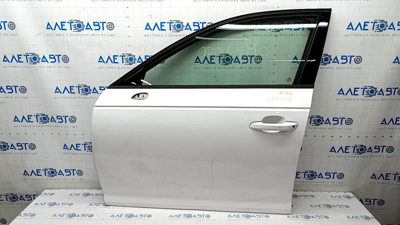 Дверь в сборе передняя левая Audi A4 B9 17-18 белый LY9C, keyless, сломана накладка ручки, тычки