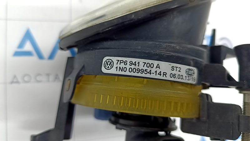 Противотуманная фара птф правая VW Touareg 11-16 песок