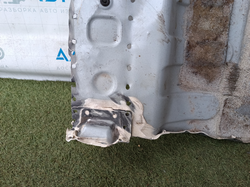 Корыто багажника Toyota Prius 50 16-22 FWD высверлено, замято