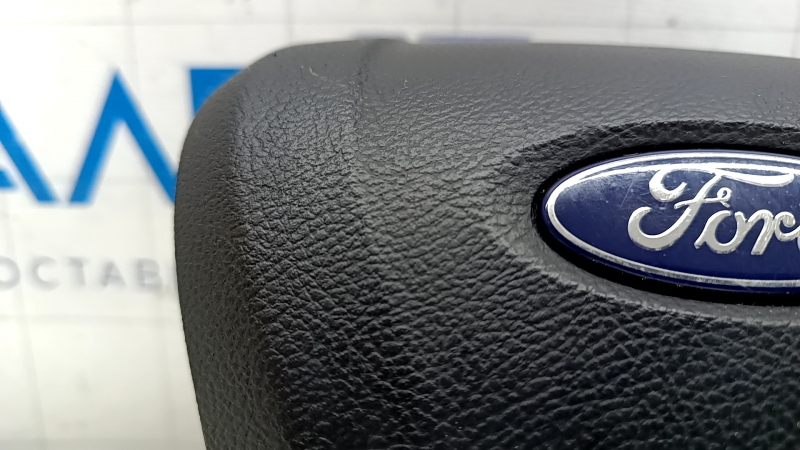 Тыльная сторона подушки безопасности для Ford Fusion с отображением креплений и электрики.