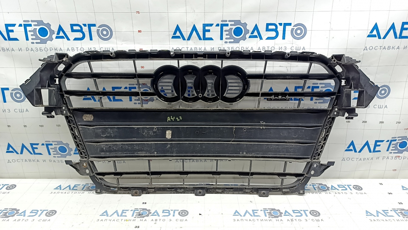 Решетка радиатора в сборе Audi A4 B8 13-16 рест мат, с эмблемами, песок, царапины, не заводские отверстия