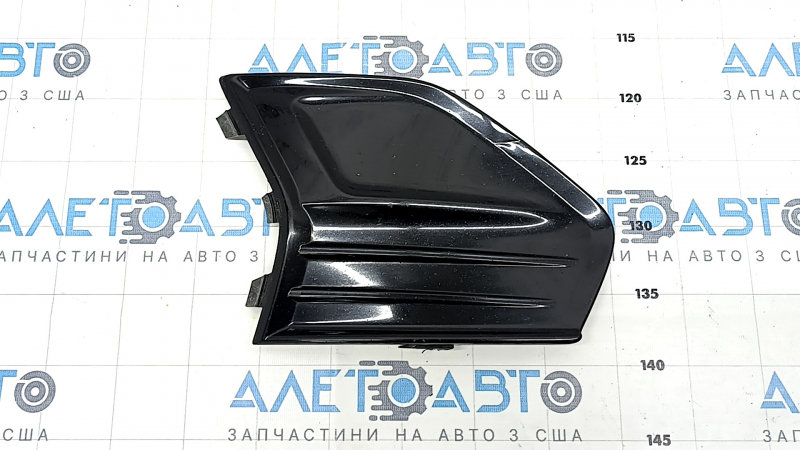 Заглушка ПТФ правая для Ford Fusion 2013-2020 с вмятиной и мелкими дефектами