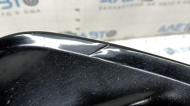 Поверхность заглушки ПТФ с дефектами для Ford Fusion mk5 2013-2020