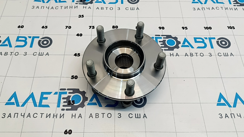 Ступица передняя правая Mazda 3 14-18 BM