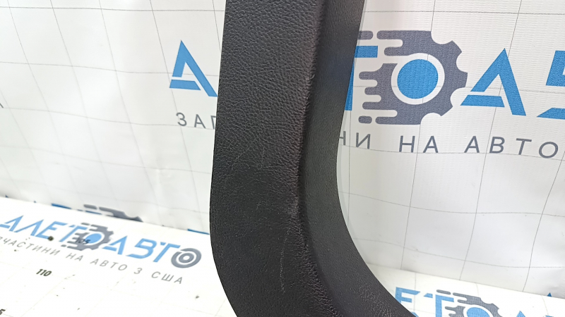 Накладка передней стойки нижняя правая Ford Fusion mk5 13-16 черная, царапина