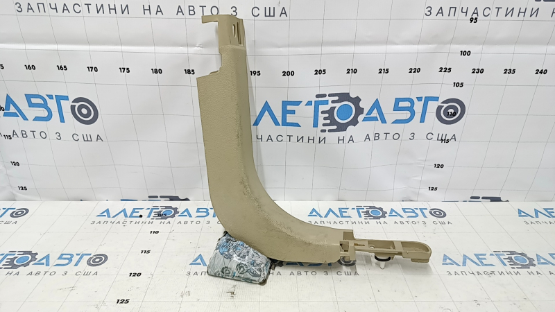 Накладка передней стойки нижняя правая Ford Fusion mk5 13-16 бежевая, под чистку, затерта, царапины