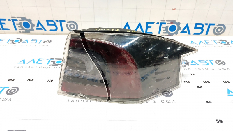 Фонарь внешний крыло правый Tesla Model S 12-20 царапины, разбито стекло, слом креп, скол