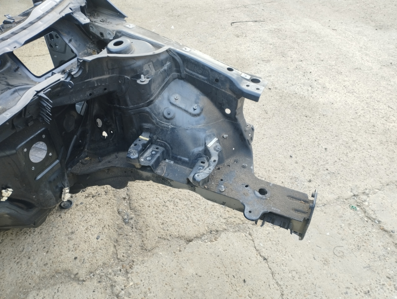 Четверть передняя левая VW CC 08-17 на кузове, черная