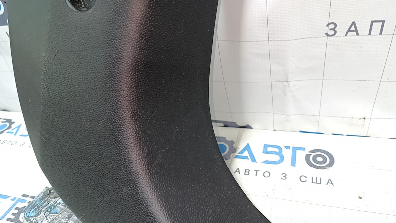 Накладка передней стойки нижняя правая Ford Fiesta 11-19 черная, царапины