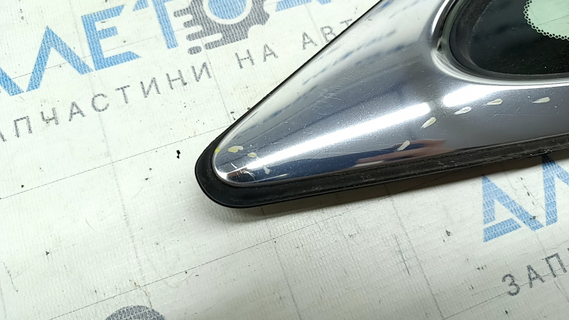 Деталь задней левой форточки Honda Insight, хром с небольшими потертостями, оригинальное изделие.