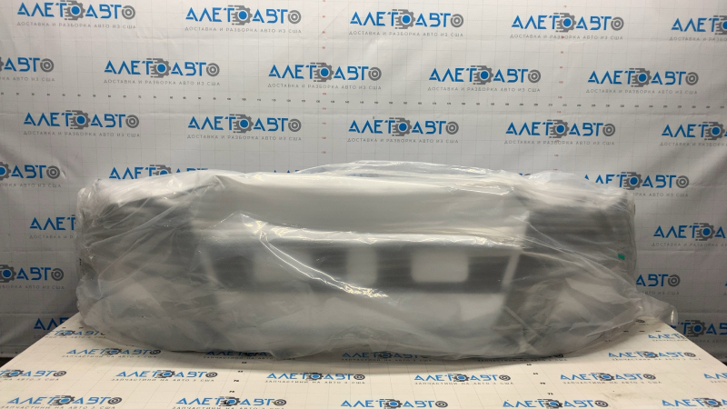 Бампер передний голый Audi A3 8V 17-20 под парктроники, S-line
