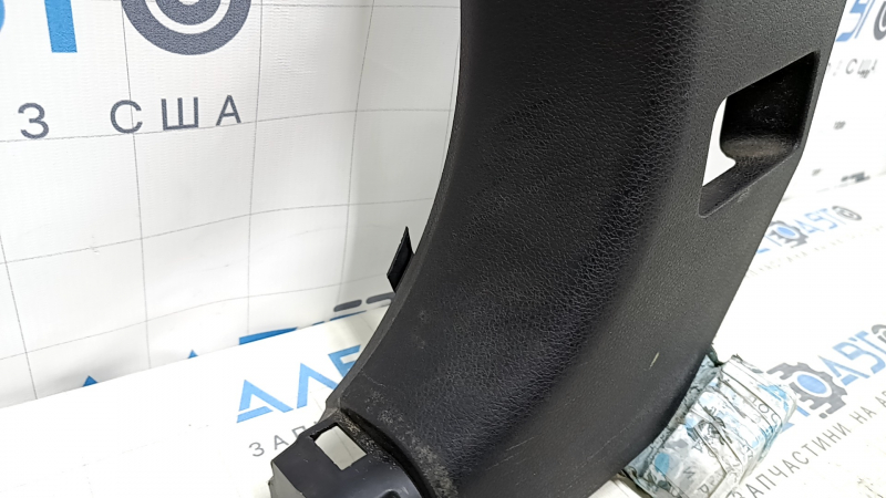 Накладка передней стойки нижняя левая Acura MDX 14-16 черная, царапины