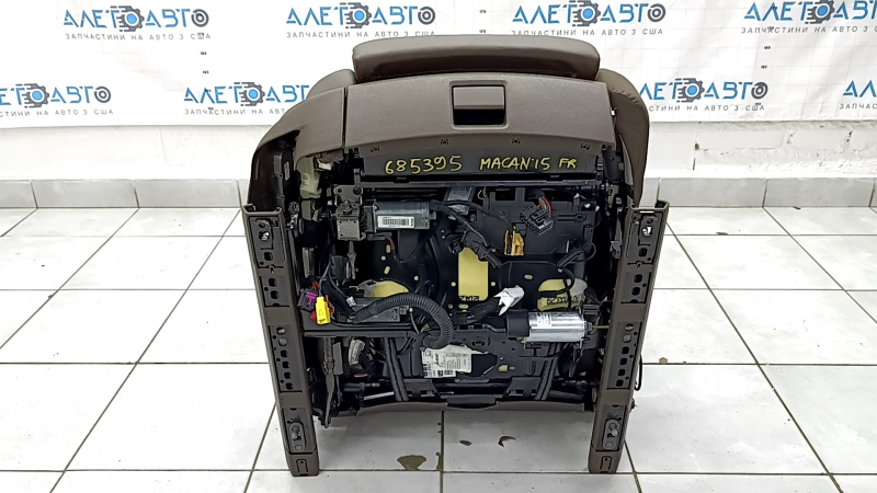 Пассажирское сидение Porsche Macan 17-18 с airbag, электрическое, подогрев, вентиляция, коричневая кожа