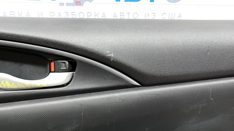 Главный вид задней правой двери марки Honda Insight 2019-2022 с различными недостатками.