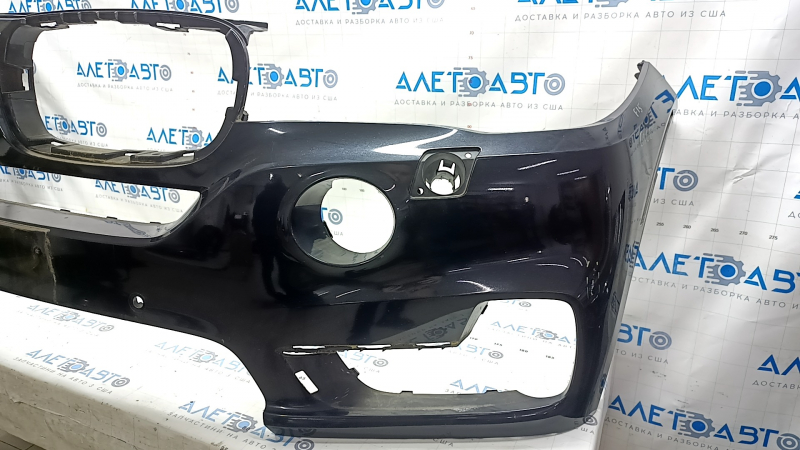 Бампер передний голый BMW X5 F15 14-18 под 2 парктроника, омыватели фар, черный, царапины, надлом крепления