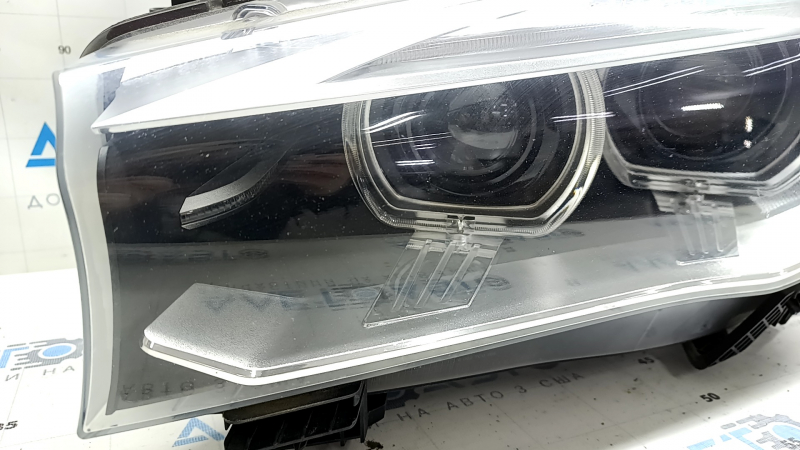 Фара передняя левая в сборе BMW X5 F15 14-18 ксенон с креплениями, песок